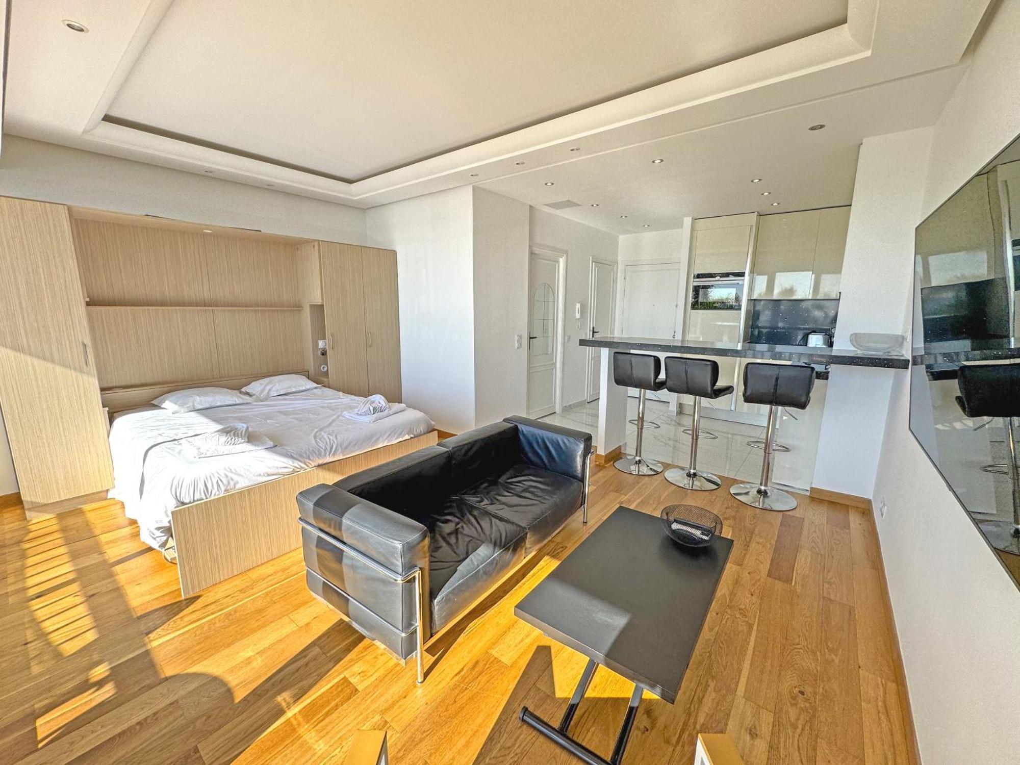 Apartment Cariatides - Promenade *