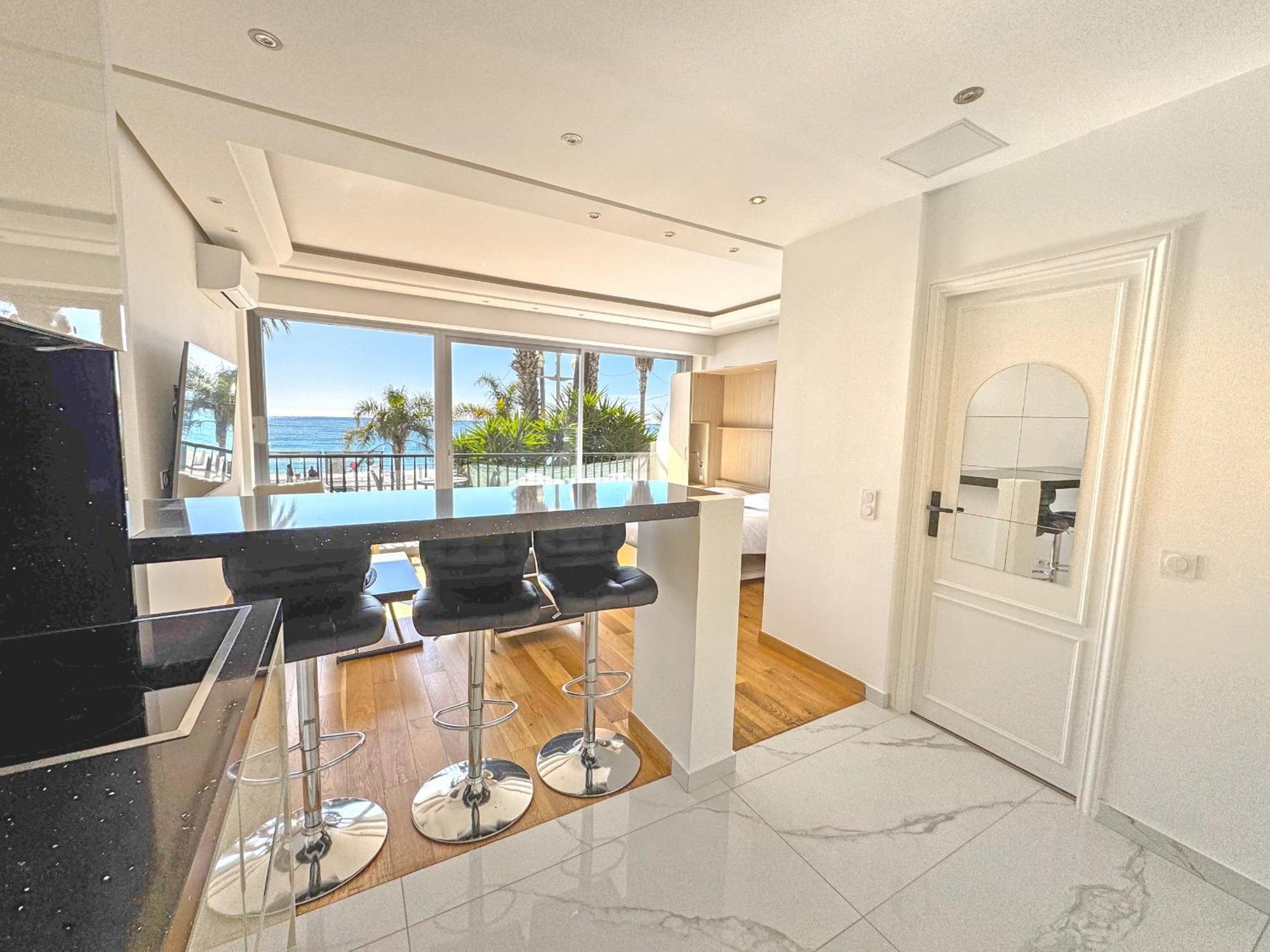 Apartment Cariatides - Promenade *